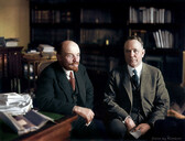 V. I. Lenin in his study in the Kremlin with an American economist P.-P. Christensen, 28 Kasım 1921..jpg