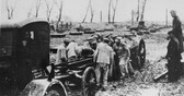 auschwitzdeki_krupp_fabrikaisnin_insasinda_calisan_tutsaklar.jpg